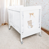 Patut Bebe din Lemn Masiv, BabyDreams Balu cu Sertar, 133x71x106 cm, Alb-Bej, Design Elegant Italia 