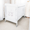 Patut Bebe din Lemn Masiv, BabyDreams Bon-Bon cu Sertar, 133x71x106 cm, Alb-Gri, Design Elegant Italia 