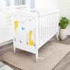 Patut Bebe din Lemn Masiv, BabyDreams Giraffina cu Sertar, 133x71x106 cm, Alb, Design Elegant Italia 